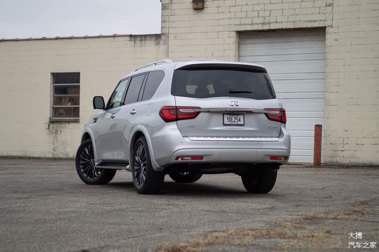 2021英菲尼迪qx80,qx60英菲尼迪2021 2021款英菲尼迪qx80:锃光瓦亮的额头不再那么闪耀夺目